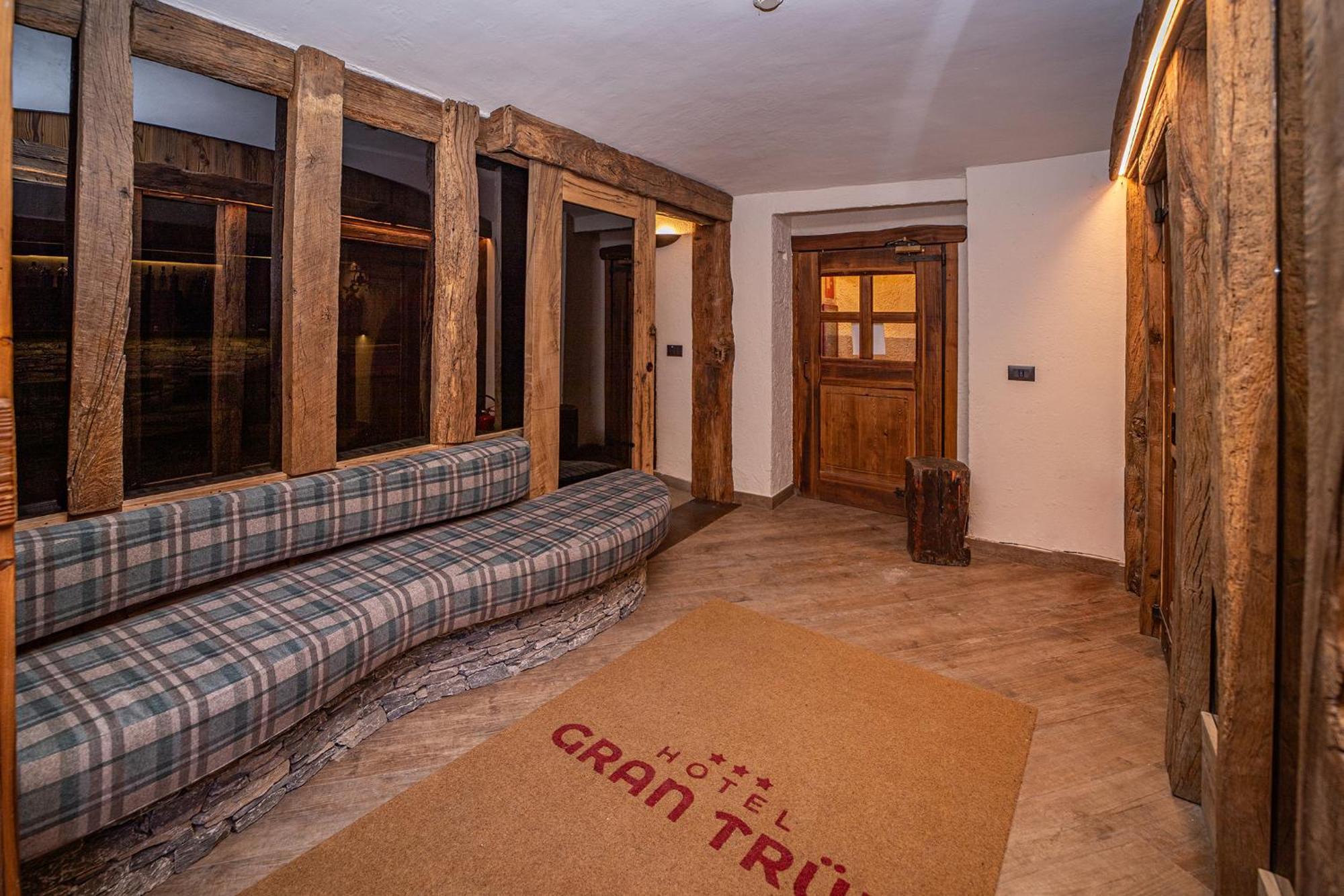Hotel Gran Trun Oulx Extérieur photo